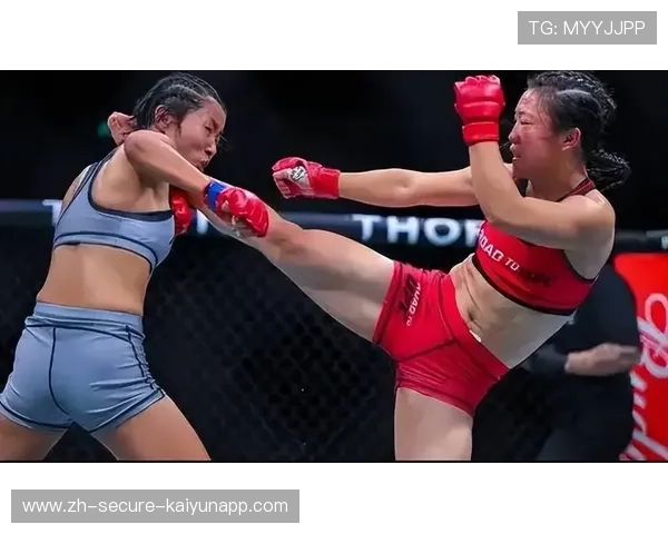 UFC女拳手赛后猛击，拳套飞出屏幕的瞬间燃爆全场！